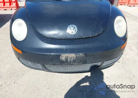 2010 Volkswagen New Beetle 2.5L Final Edition z USA, uszkodzony, nr VIN 3VWPW3AG9AM021337